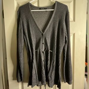 XL daisy fuentes long sleeve in gray